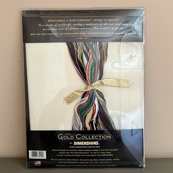 DIMENSIONS THE GOLD COLLECTION IN HER GARDEN - Picture 4 of 4